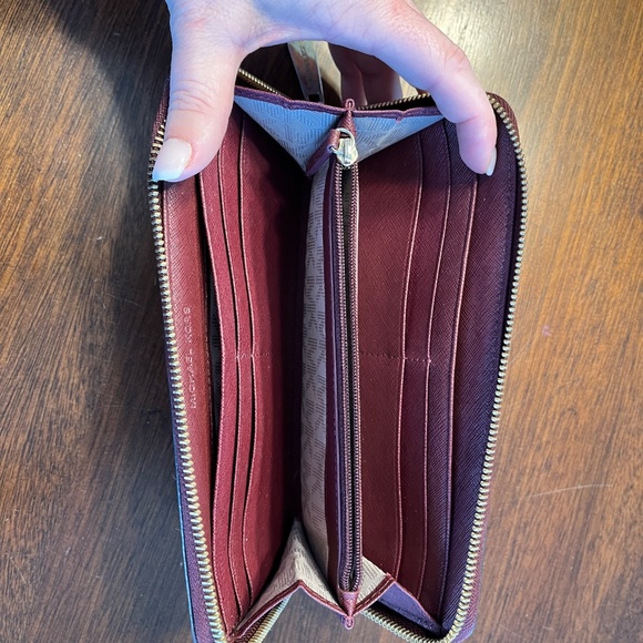 Michael Kors Accordion Wallet - Picture 2 of 2